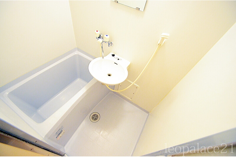 1K Apartment, Japan — image 5