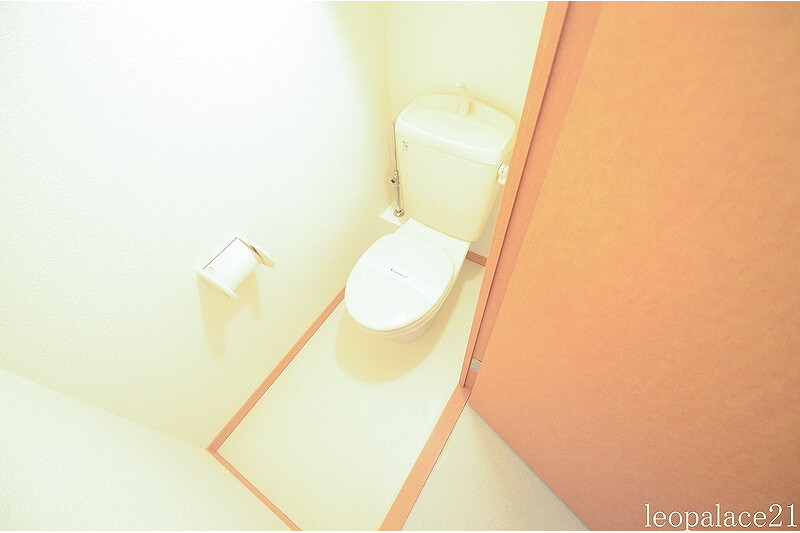1K Apartment, Japan — image 6