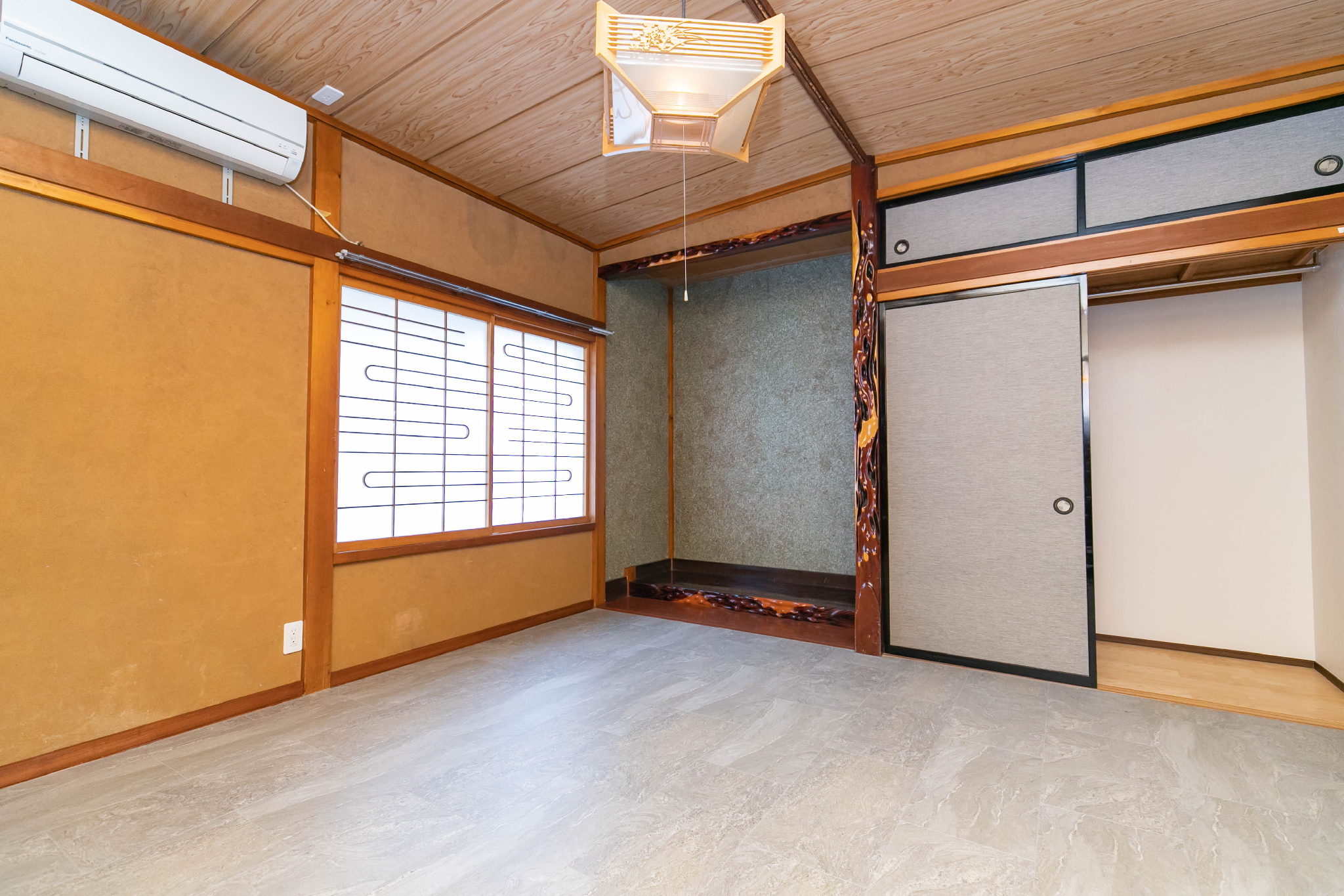 F28(3Bedrooms, 1Car Gargae)