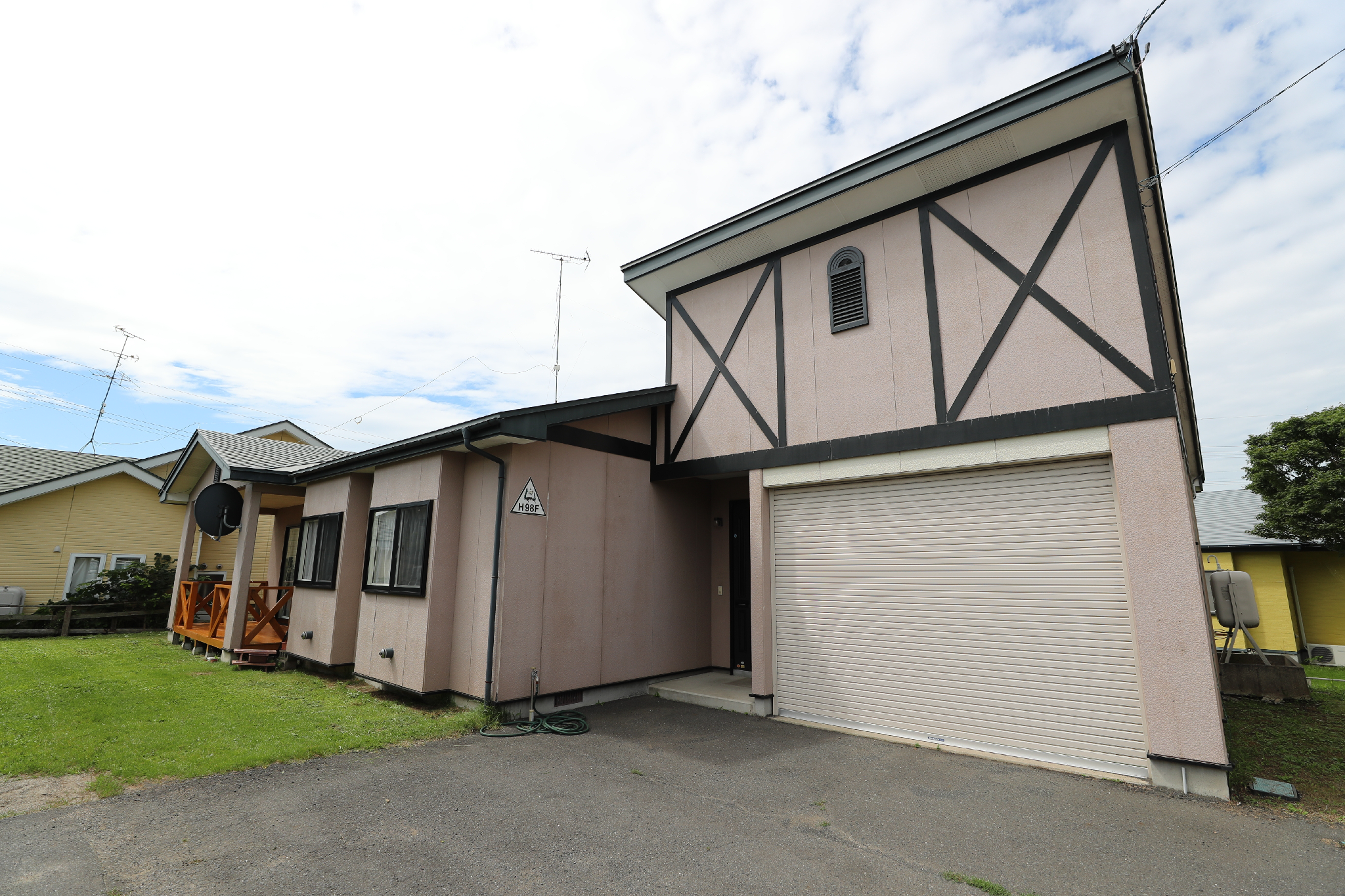 H98F,G(3Bedrooms, 1Car garage)