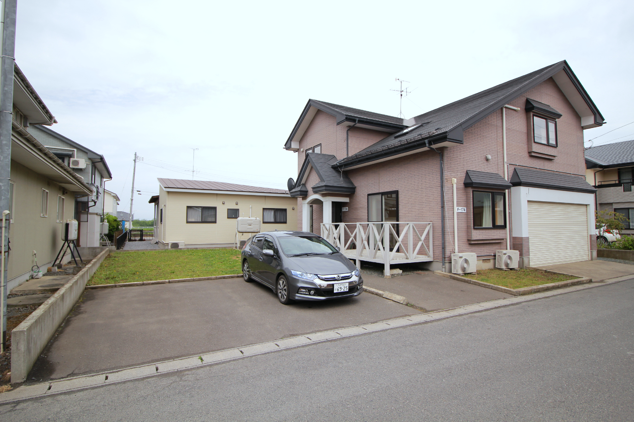 F174(3Bedrooms, 2Car garage)